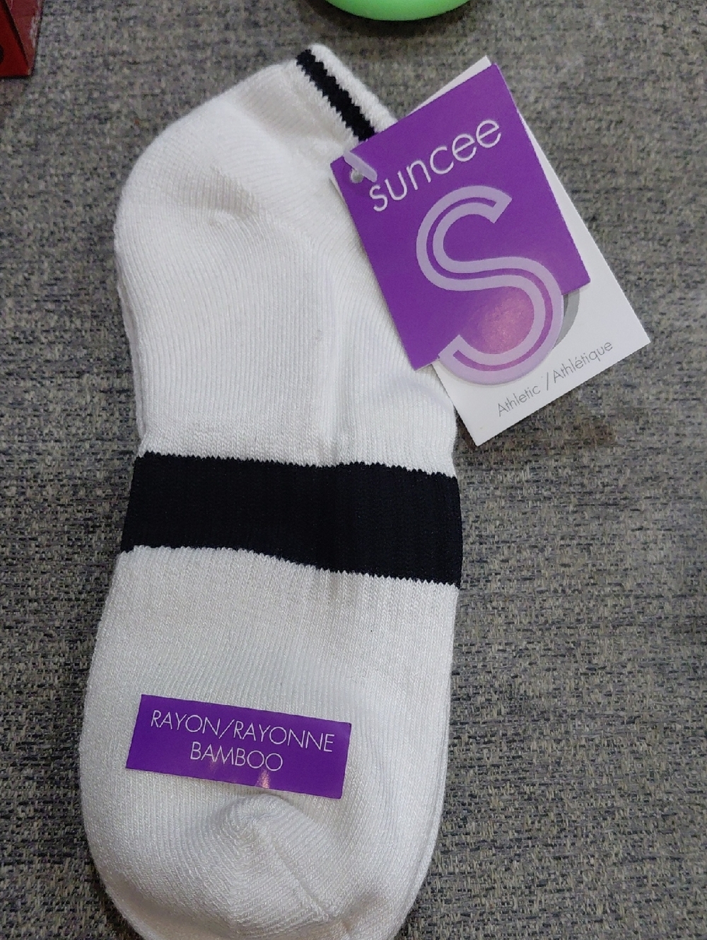Women Athletic Bamboo Blend No-Show Socks in White with Black Stripe